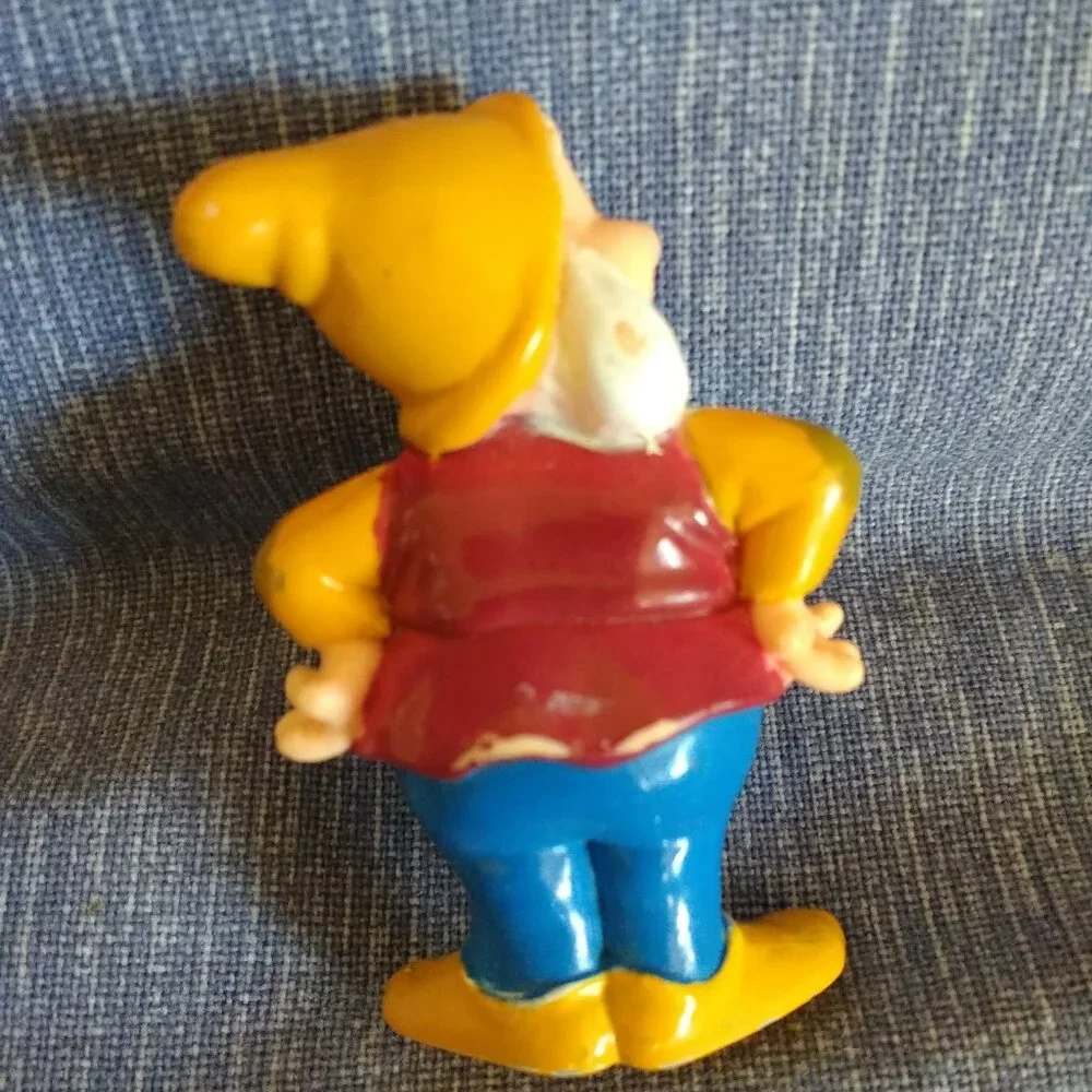 Snow White Dwarf Happy & Grumpy 2